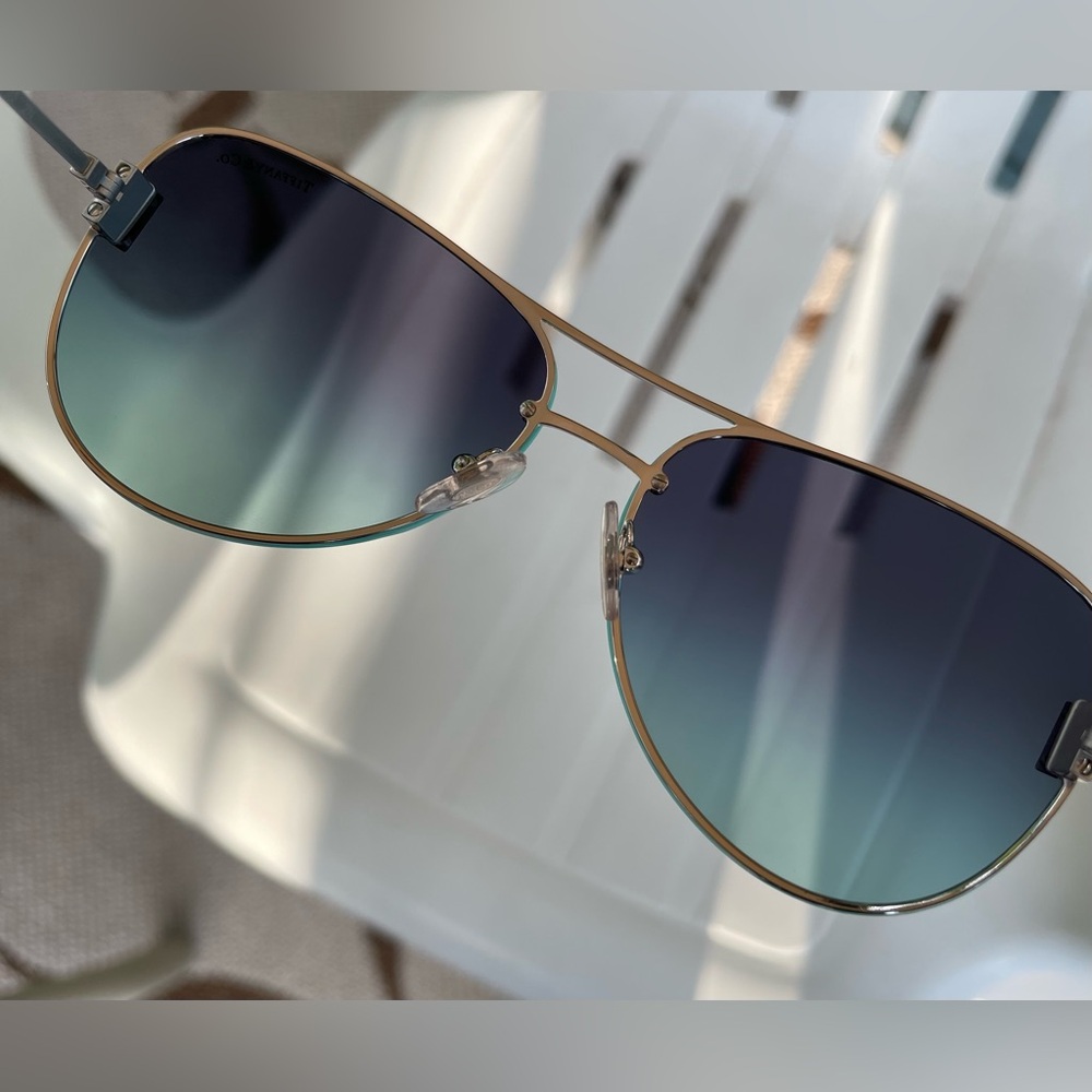 NEW Tiffany & Co. Studded Aviator Sunglasses in silver and blue gradient - Picture 15 of 16